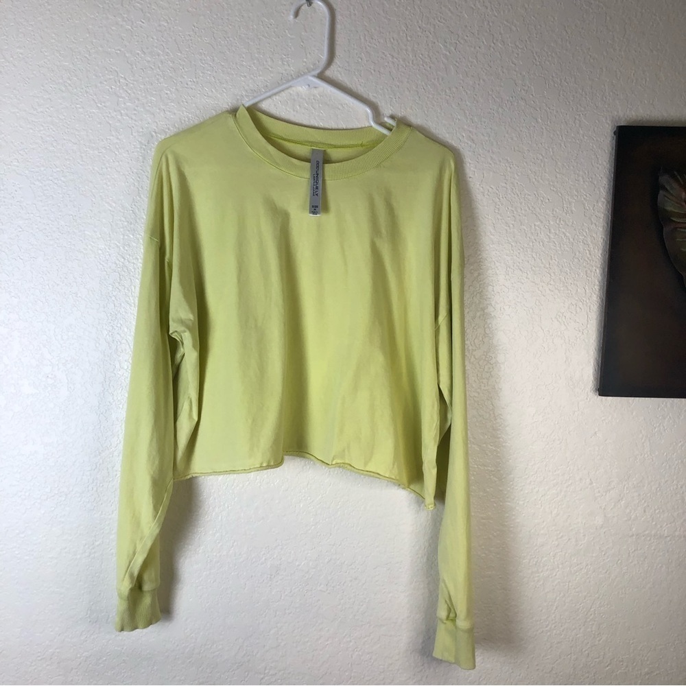 Lorna Jane Crop along Sleeve